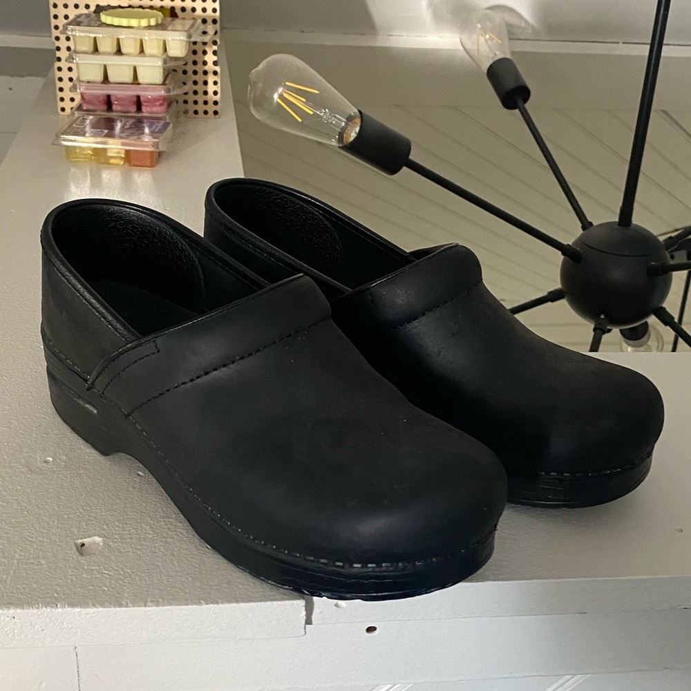 Dansko XP 2.0 Black Waterproof Pull Up Clog